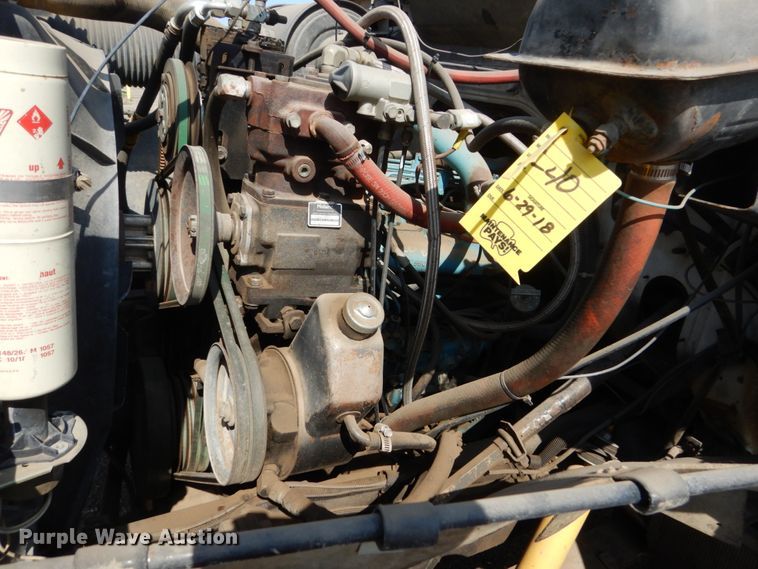 image for item GA9163 1985 International 1900  service truck