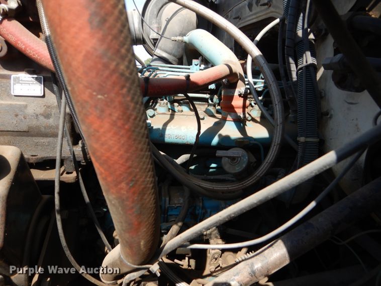 image for item GA9163 1985 International 1900  service truck