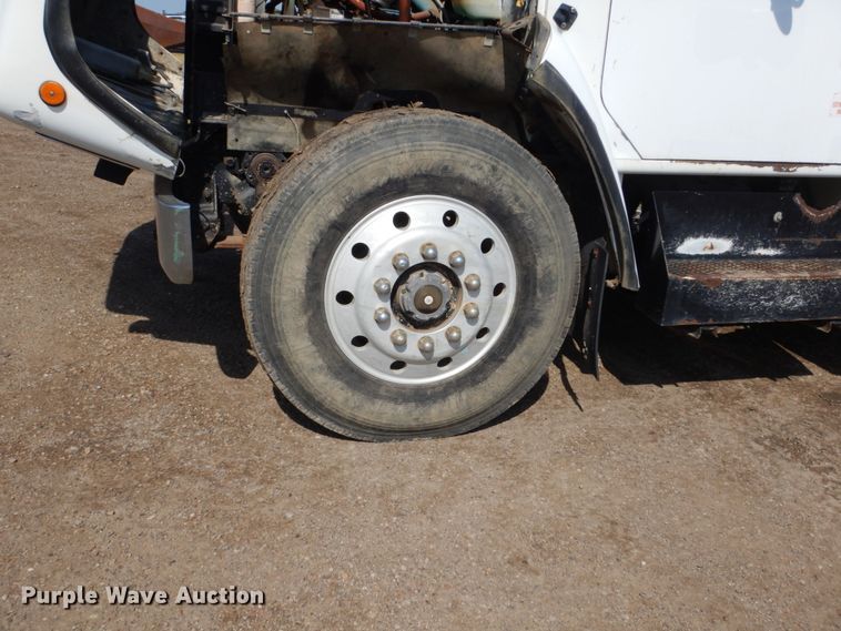 image for item GA9163 1985 International 1900  service truck