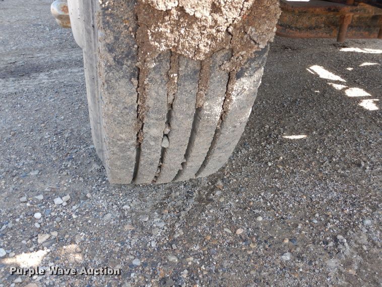 image for item GA9163 1985 International 1900  service truck