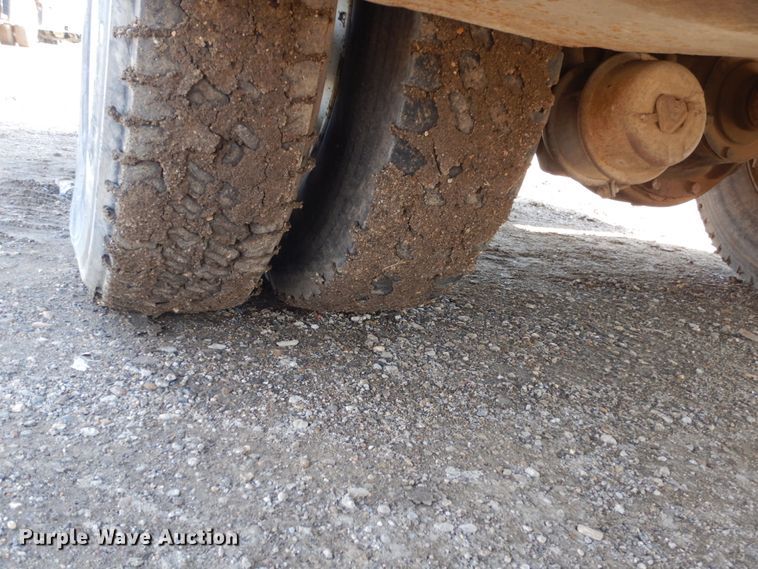 image for item GA9163 1985 International 1900  service truck