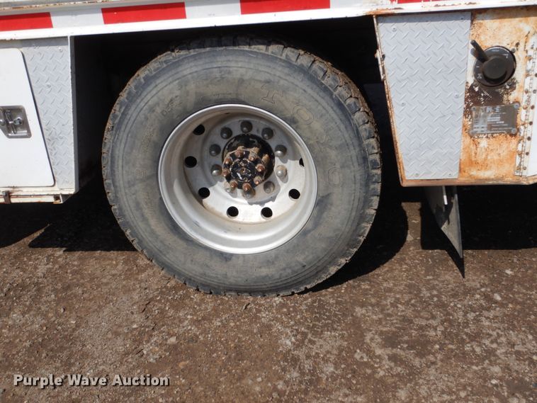 image for item GA9163 1985 International 1900  service truck