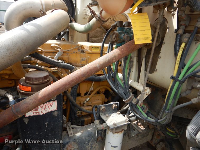 image for item GA9165 1994 White GMC WG64T  semi truck