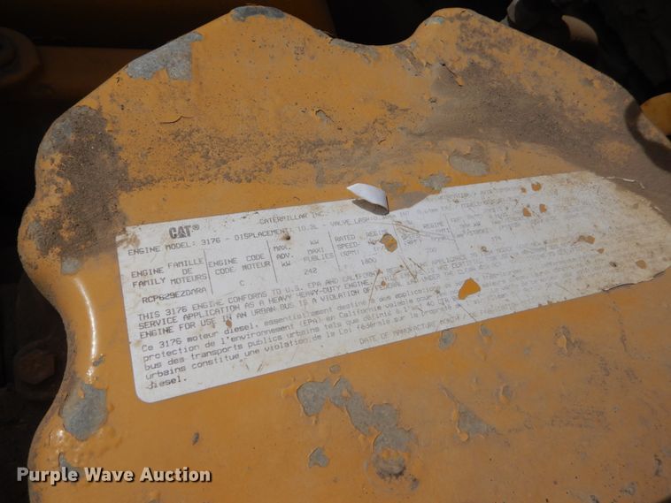 image for item GA9165 1994 White GMC WG64T  semi truck