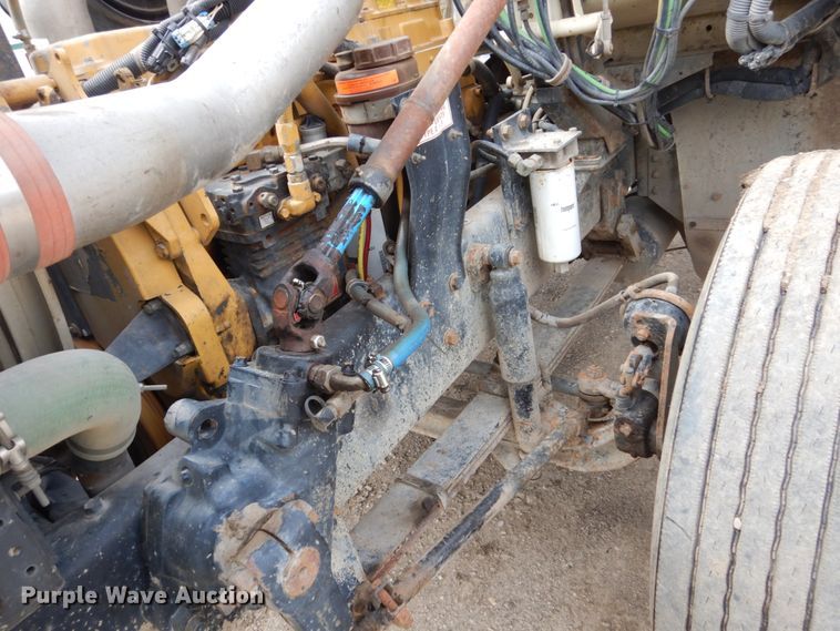 image for item GA9165 1994 White GMC WG64T  semi truck