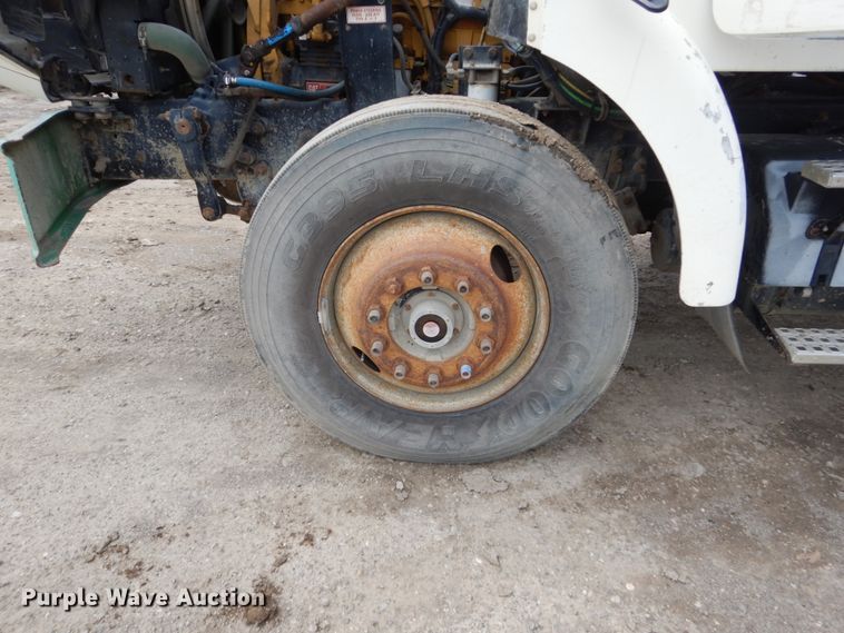 image for item GA9165 1994 White GMC WG64T  semi truck