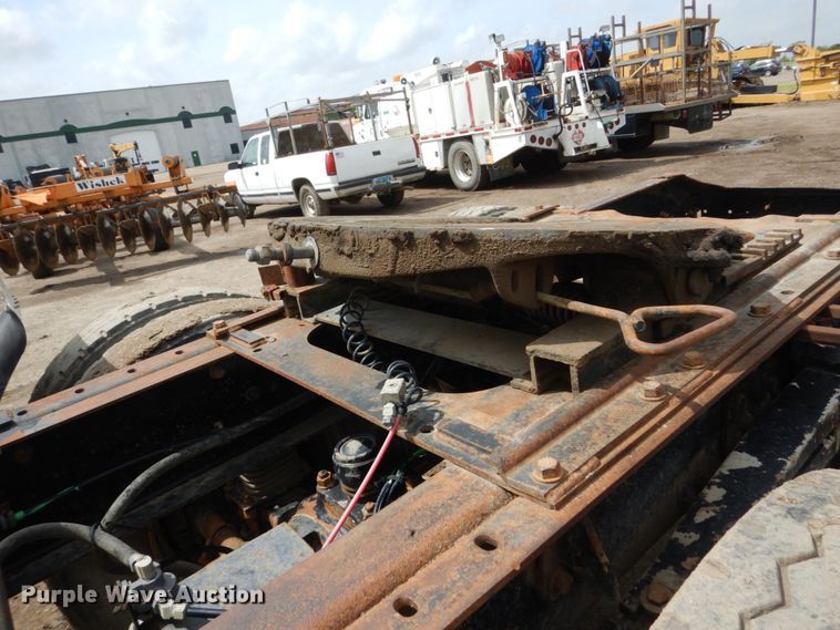 image for item GA9165 1994 White GMC WG64T  semi truck