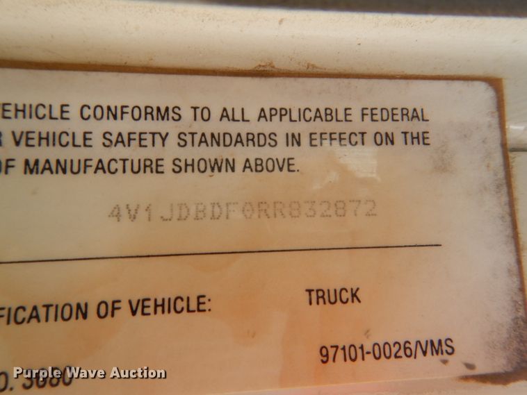 image for item GA9165 1994 White GMC WG64T  semi truck
