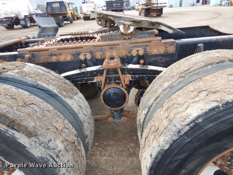 image for item GA9166 1994 White GMC WG64T  semi truck