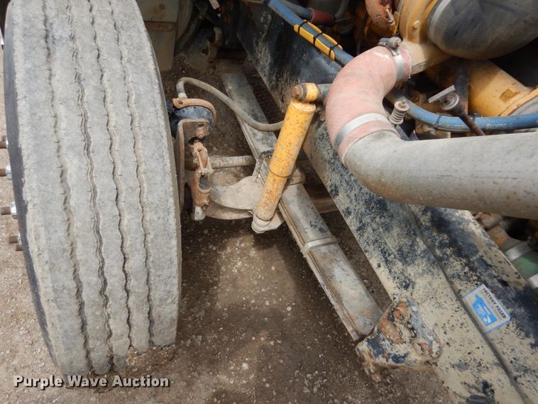 image for item GA9166 1994 White GMC WG64T  semi truck