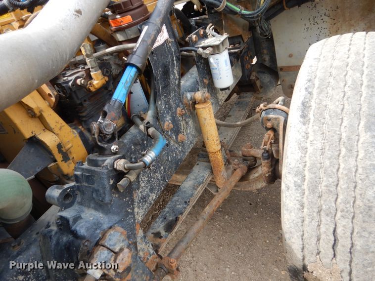 image for item GA9166 1994 White GMC WG64T  semi truck