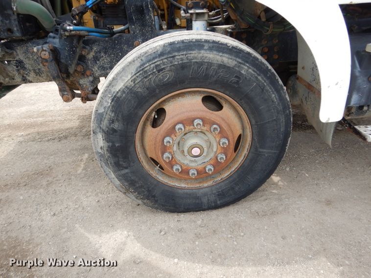 image for item GA9166 1994 White GMC WG64T  semi truck