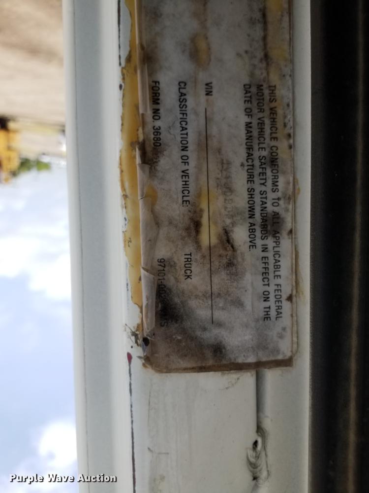 image for item GA9166 1994 White GMC WG64T  semi truck