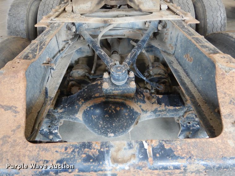 image for item GA9171 1994 White GMC WG64T  semi truck