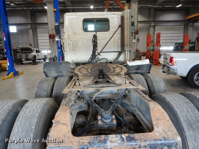 image for item GA9171 1994 White GMC WG64T  semi truck