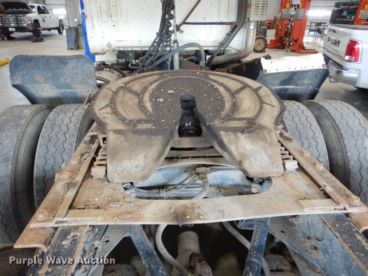 image for item GA9171 1994 White GMC WG64T  semi truck