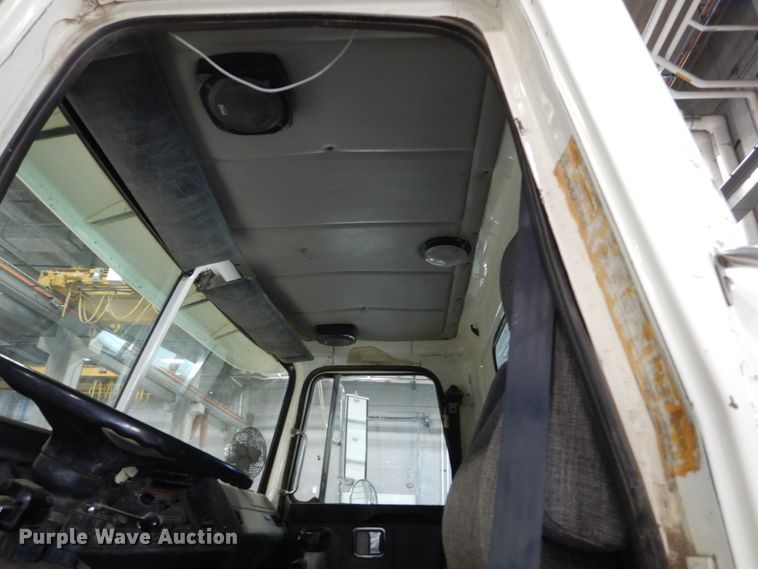 image for item GA9171 1994 White GMC WG64T  semi truck