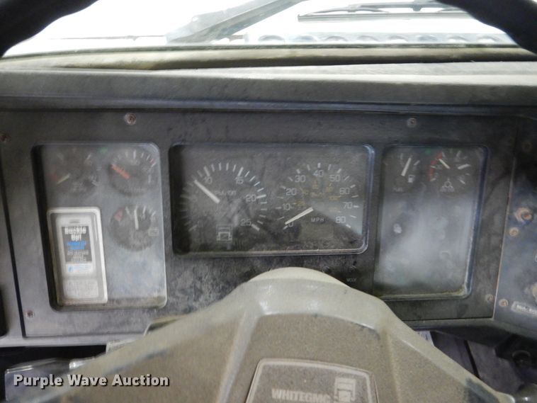 image for item GA9171 1994 White GMC WG64T  semi truck