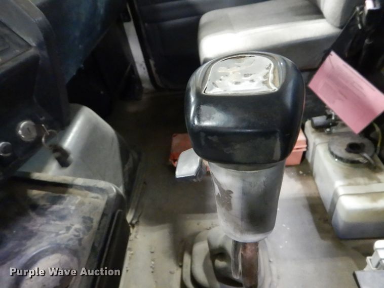 image for item GA9171 1994 White GMC WG64T  semi truck