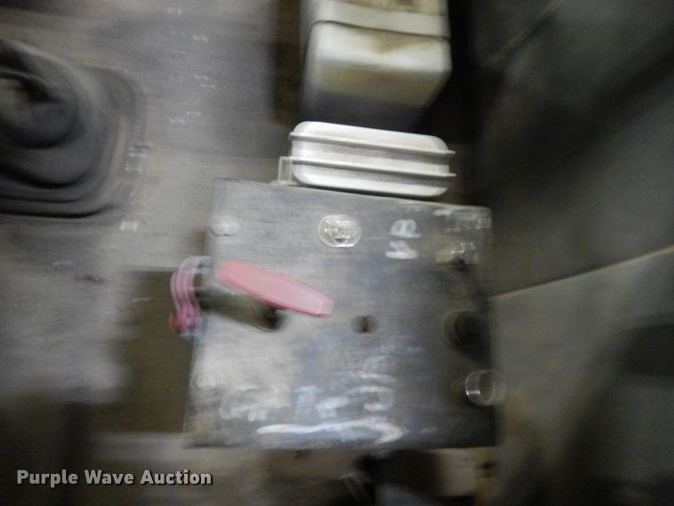 image for item GA9171 1994 White GMC WG64T  semi truck