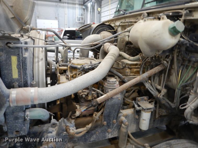 image for item GA9171 1994 White GMC WG64T  semi truck