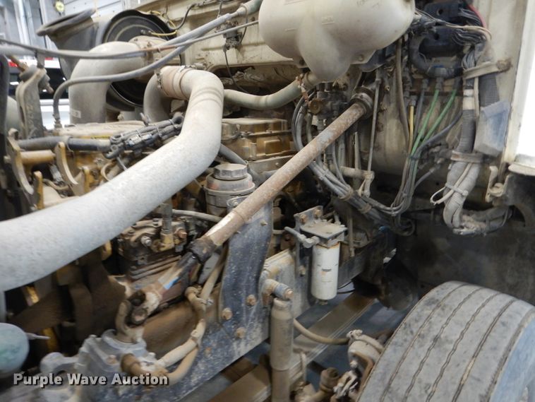 image for item GA9171 1994 White GMC WG64T  semi truck