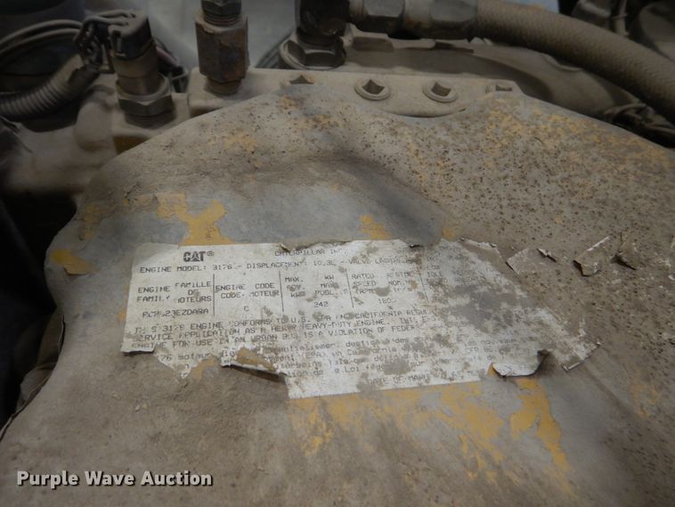 image for item GA9171 1994 White GMC WG64T  semi truck