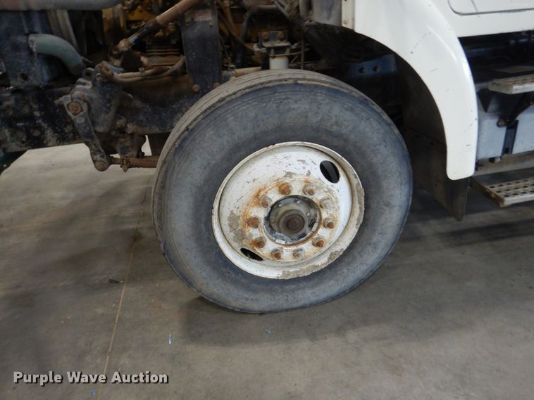 image for item GA9171 1994 White GMC WG64T  semi truck