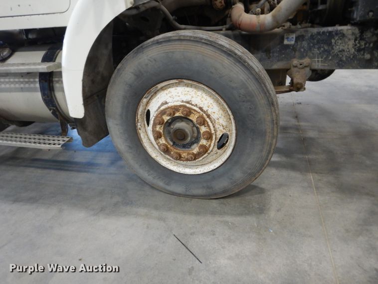 image for item GA9171 1994 White GMC WG64T  semi truck