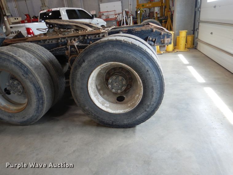 image for item GA9171 1994 White GMC WG64T  semi truck