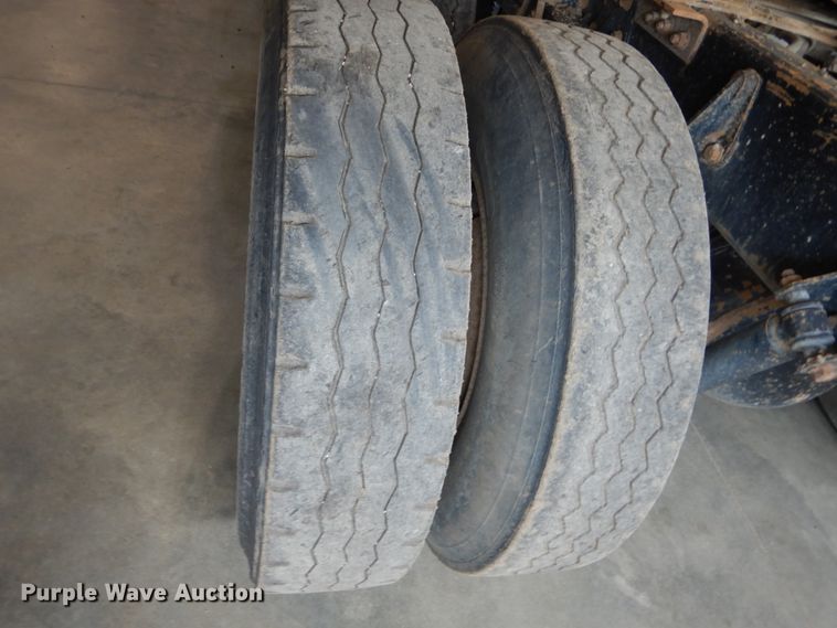 image for item GA9171 1994 White GMC WG64T  semi truck