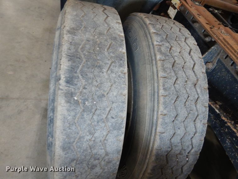 image for item GA9171 1994 White GMC WG64T  semi truck