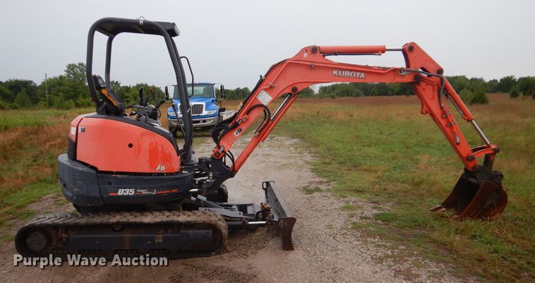 image for item GM9080 2012 Kubota U35 Super Series 2  mini excavator