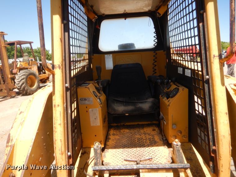 2000 ASV 4810 tracked skid steer loader in Saint Paul, KS Item GN9464 sold Purple Wave