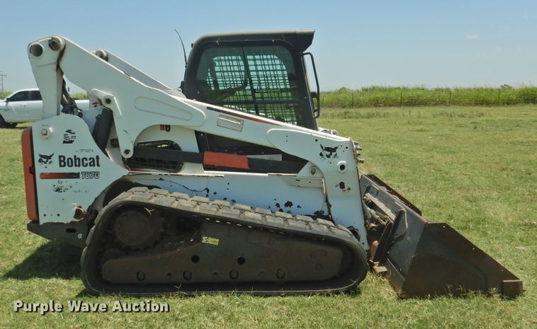 image for item GN9956 2011 Bobcat T870  tracked skid steer loader