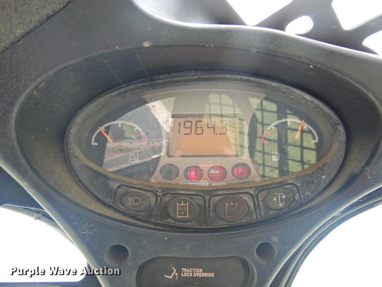 image for item GN9956 2011 Bobcat T870  tracked skid steer loader