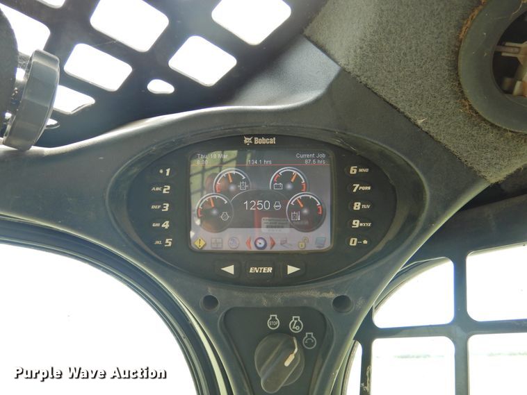 image for item GN9956 2011 Bobcat T870  tracked skid steer loader