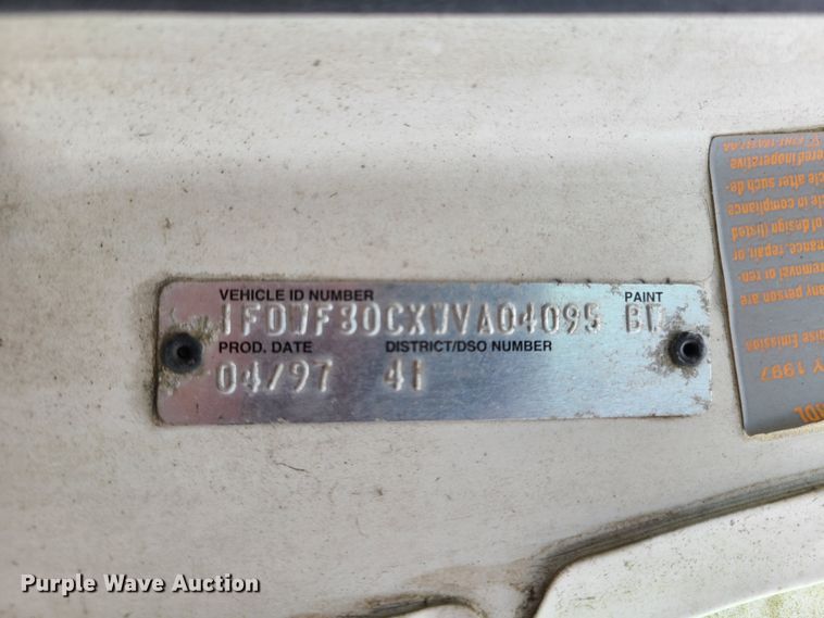 image for item GT9159 1998 Ford F800  flatbed truck