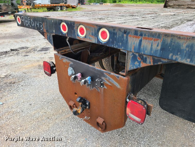 image for item GT9159 1998 Ford F800  flatbed truck