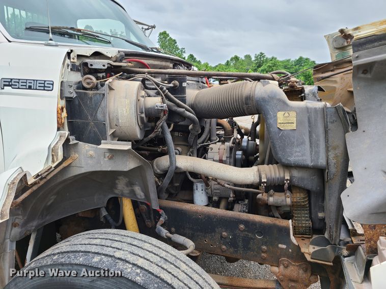 image for item GT9159 1998 Ford F800  flatbed truck