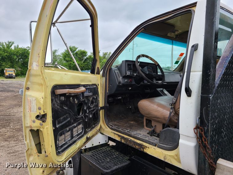 image for item GT9160 1997 GMC C7500 asphalt sealcoat truck