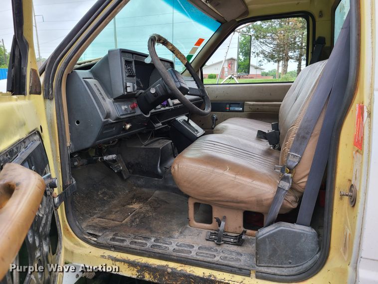 image for item GT9160 1997 GMC C7500 asphalt sealcoat truck