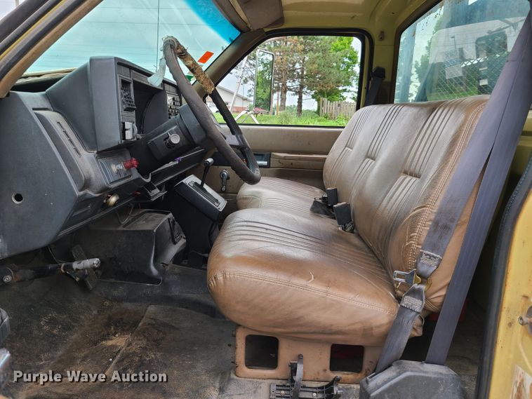 image for item GT9160 1997 GMC C7500 asphalt sealcoat truck