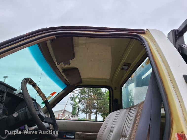 image for item GT9160 1997 GMC C7500 asphalt sealcoat truck