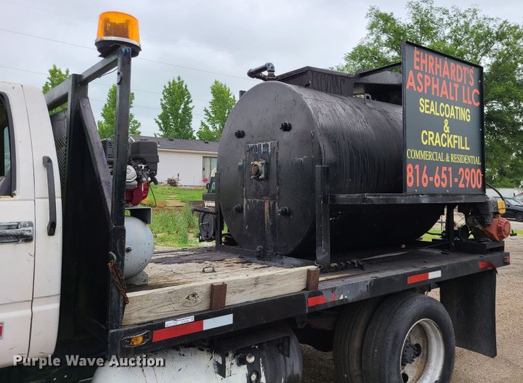 image for item GT9160 1997 GMC C7500 asphalt sealcoat truck