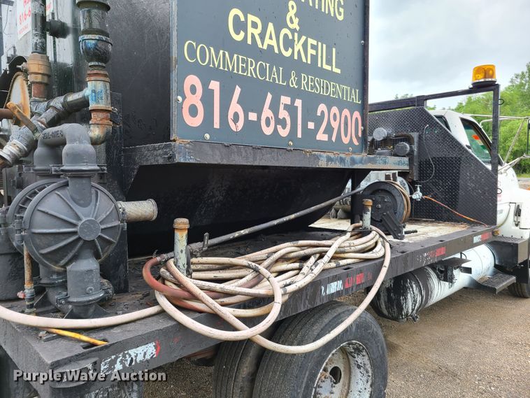 image for item GT9160 1997 GMC C7500 asphalt sealcoat truck