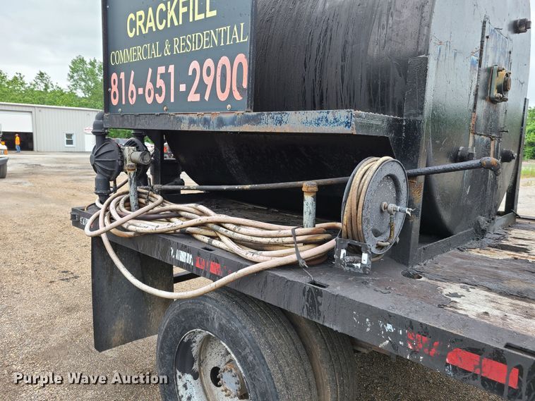 image for item GT9160 1997 GMC C7500 asphalt sealcoat truck