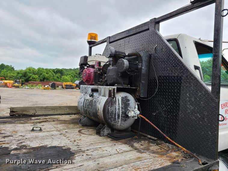 image for item GT9160 1997 GMC C7500 asphalt sealcoat truck