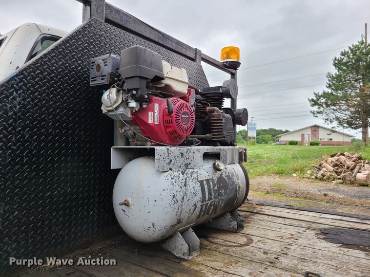 image for item GT9160 1997 GMC C7500 asphalt sealcoat truck