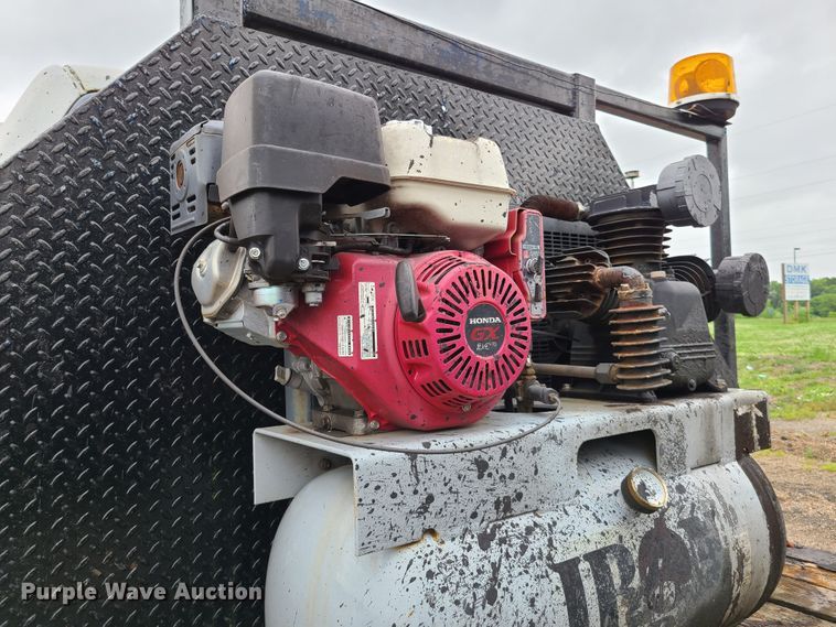 image for item GT9160 1997 GMC C7500 asphalt sealcoat truck